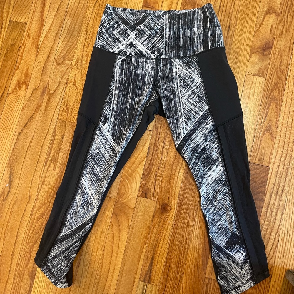Lulu lemon leggings size s (4)